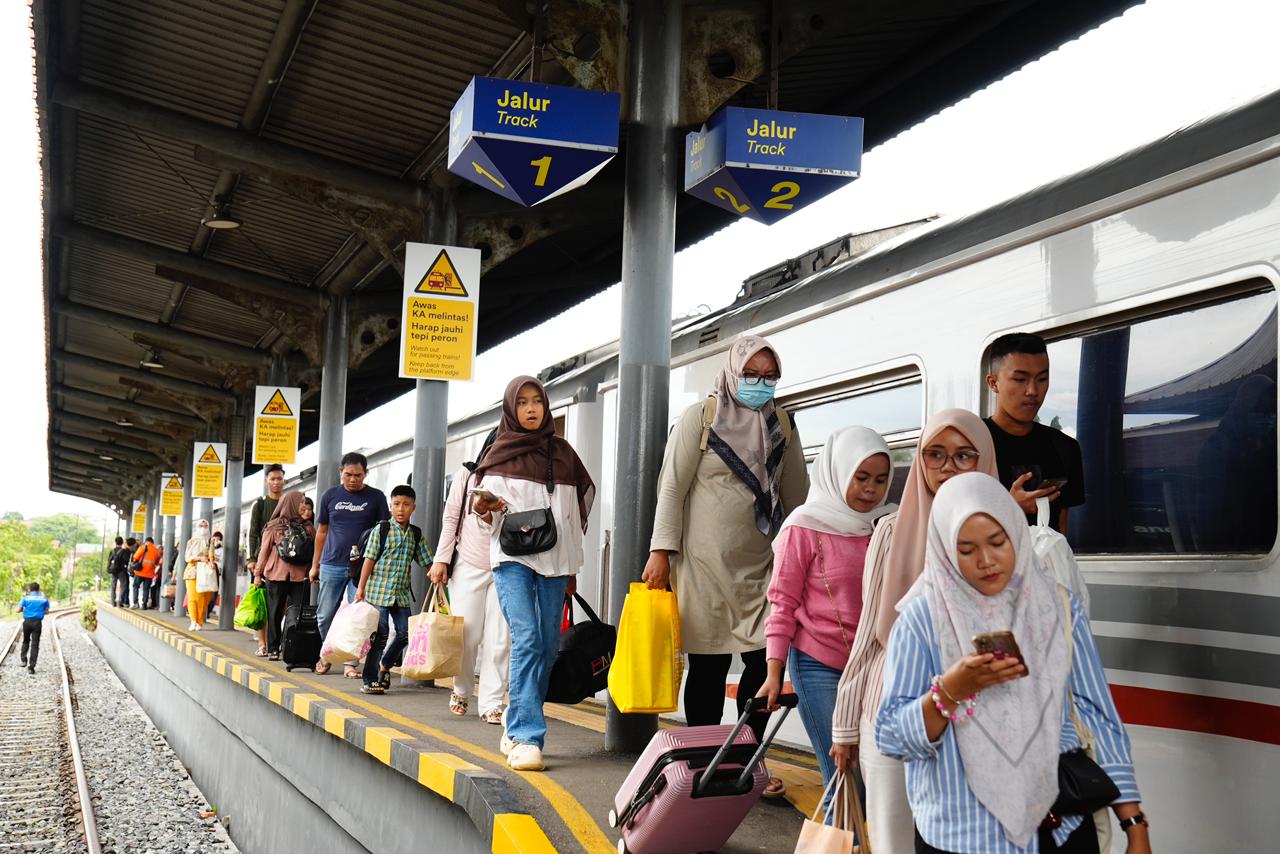 Libur Sekolah, KAI Divre IV Tanjungkarang Ingatkan Anak-Anak Tidak Beraktivitas di Jalur Rel Kereta Api