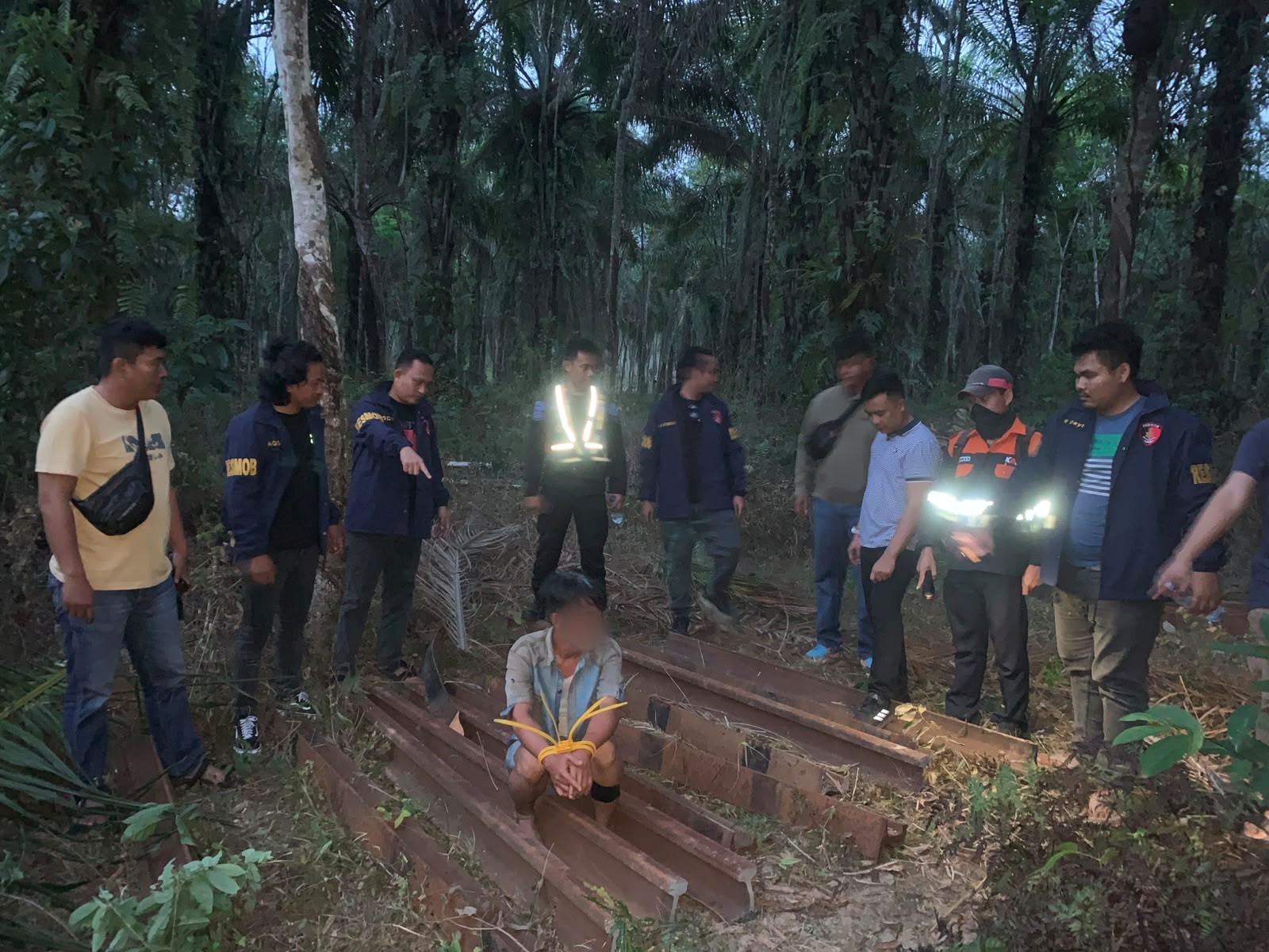 Sinergi Polsuska KAI Divre IV Tanjungkarang dan Polres Way Kanan Berhasil Ungkap Kasus Pencurian Rel Kereta Api